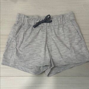 Lululemon Gray Women's Shorts size 6